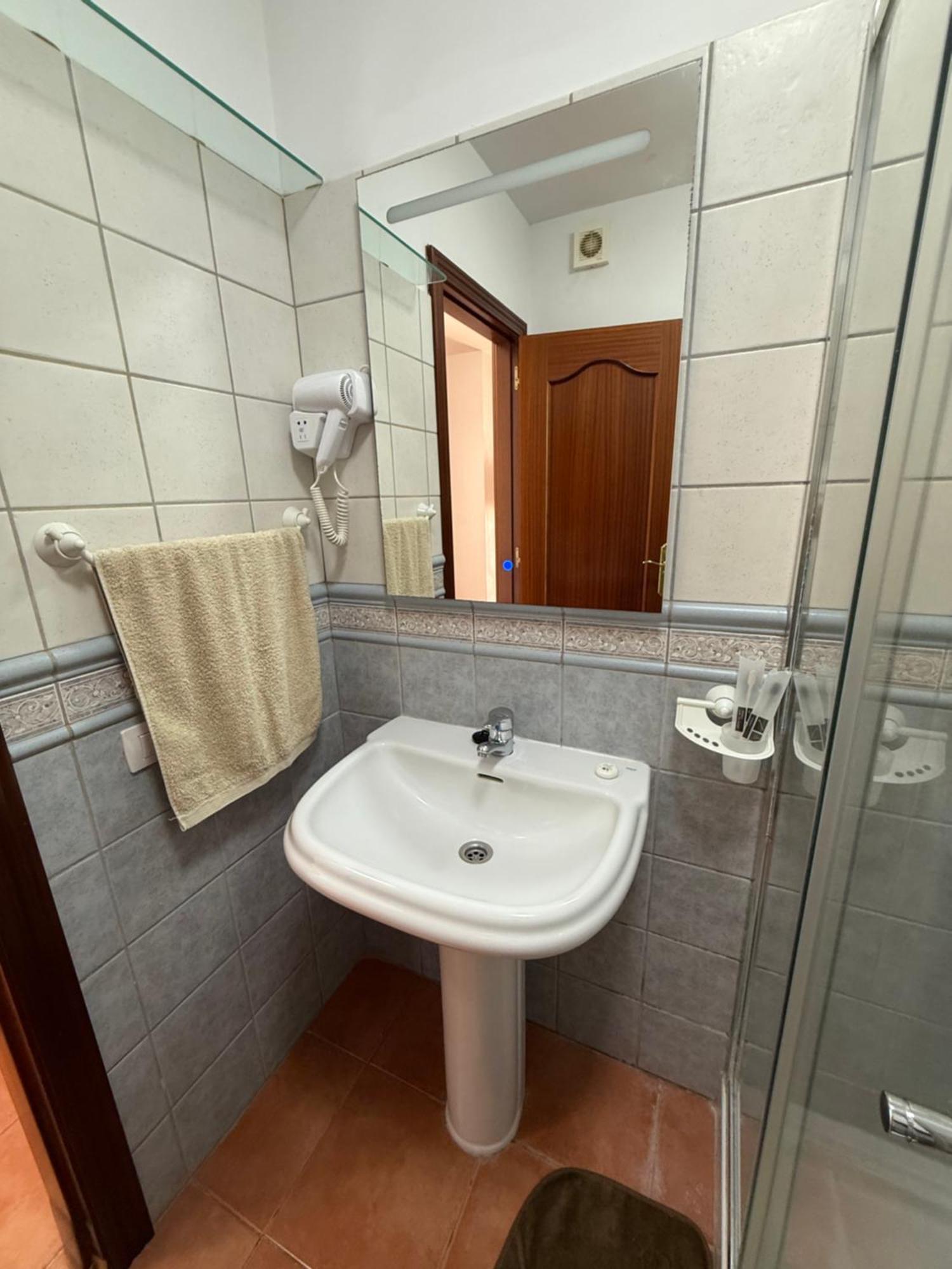 Apartamento Brisas Del Sur - Oasis Tenerife Sur Playa de San Juan  Luaran gambar