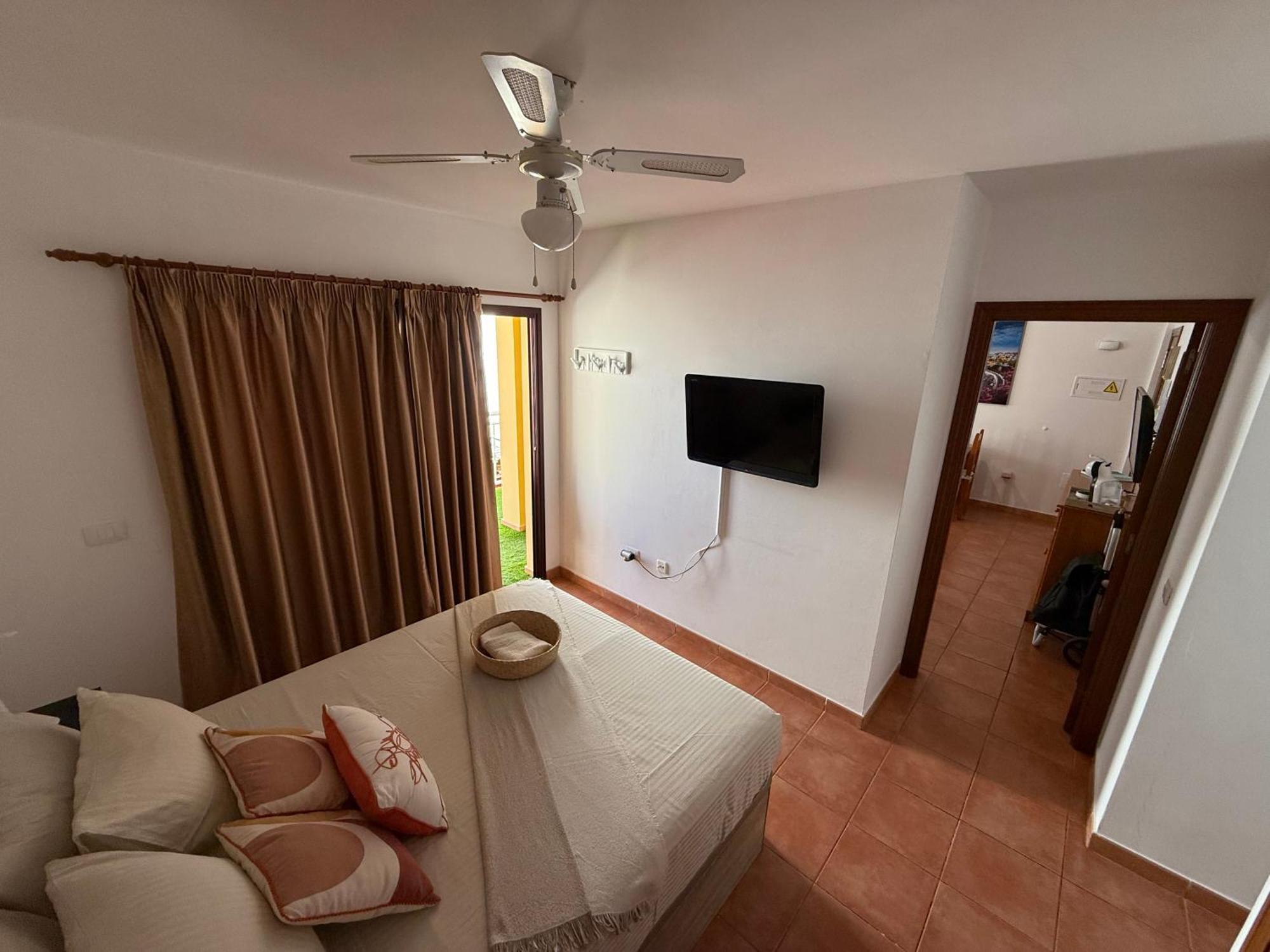 Apartamento Brisas Del Sur - Oasis Tenerife Sur Playa de San Juan  Luaran gambar